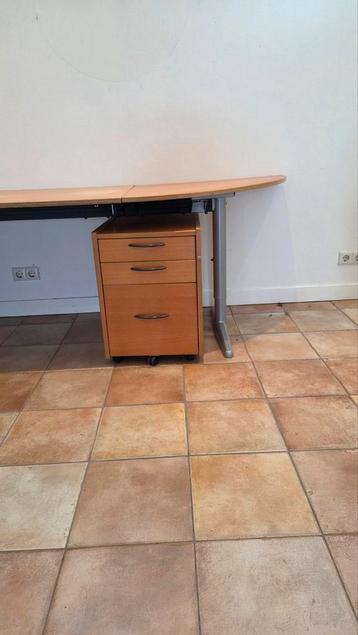 IKEA Efffektiv bureau met verrijdbaar bureauladekast - afbeelding 4 IKEA Efffektiv bureau met verrijdbaar bureauladekast - afbeelding 4