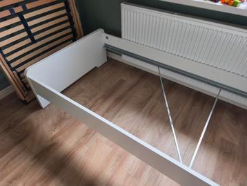 Wit bedframe Ikea met lattenbodem - afbeelding 7 Wit bedframe Ikea met lattenbodem - afbeelding 7