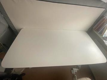 Witte IKEA BEKANT bureau - wit (vast model) - afbeelding 2 Witte IKEA BEKANT bureau - wit (vast model) - afbeelding 2