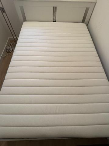 Bedframe en Matras IKEA - afbeelding 3 Bedframe en Matras IKEA - afbeelding 3