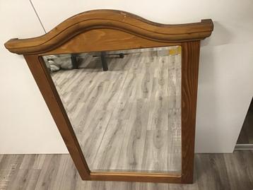 Spiegel in mooie houten lijst, 73cm x 102cm, IZGS