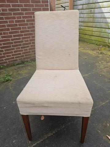 6 stoelen gratis op te halen.