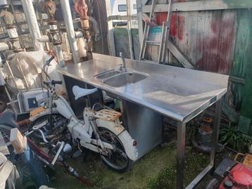 buiten keuken rvs. en vlet 