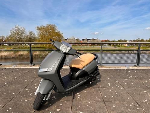 peugeot new vivacity, Fietsen en Brommers, Scooters | Peugeot, Zo goed als nieuw, Vivacity, Maximaal 25 km/u, Benzine, Ophalen of Verzenden