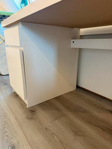IKEA MALM Bureau - wit (140x65 cm) - €35 - afbeelding 7 IKEA MALM Bureau - wit (140x65 cm) - €35 - afbeelding 7
