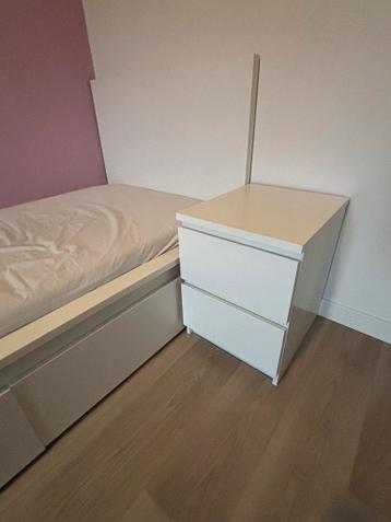 IKEA Malm Bed + Nachtkastje & Vesteroy Matras - afbeelding 3 IKEA Malm Bed + Nachtkastje & Vesteroy Matras - afbeelding 3