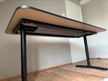 Ikea Bekant zwart bureau met afgeronde hoeken - afbeelding 2 Ikea Bekant zwart bureau met afgeronde hoeken - afbeelding 2