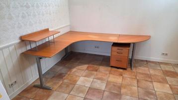 IKEA Efffektiv bureau met verrijdbaar bureauladekast - afbeelding 1 IKEA Efffektiv bureau met verrijdbaar bureauladekast - afbeelding 1