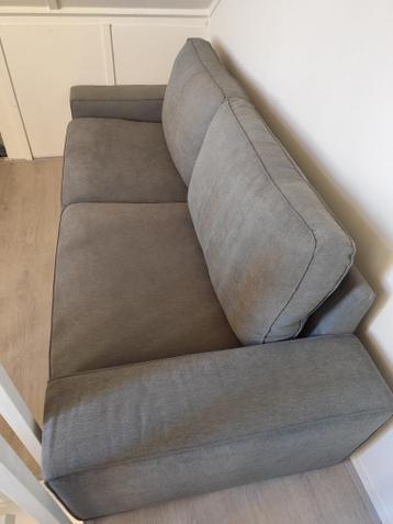 Grijze IKEA Kivik 3-zits bank - afbeelding 2 Grijze IKEA Kivik 3-zits bank - afbeelding 2