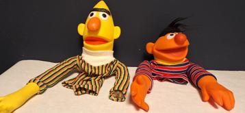 Bert en Ernie handpoppen