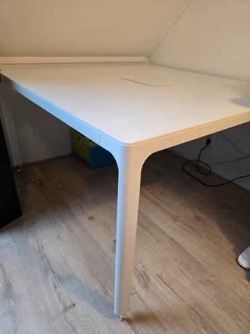 Ikea Bekant (vergader)tafel / bureau - afbeelding 1 Ikea Bekant (vergader)tafel / bureau - afbeelding 1