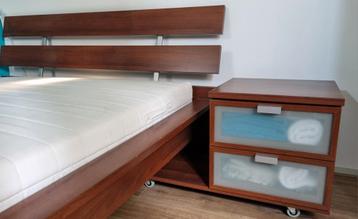 Bedframe, lattenbodem + nachtkastje IKEA (zonder matras) - afbeelding 4 Bedframe, lattenbodem + nachtkastje IKEA (zonder matras) - afbeelding 4