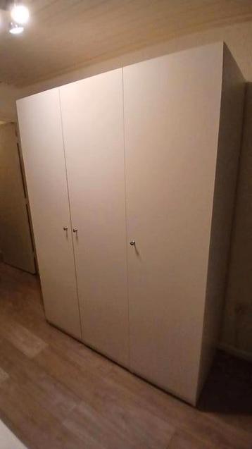 Ikea Pax kledingkast 3 deurs - afbeelding 4 Ikea Pax kledingkast 3 deurs - afbeelding 4