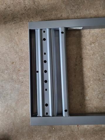 Ikea Galant Bureau Onderstel + Poten Zilver - afbeelding 5 Ikea Galant Bureau Onderstel + Poten Zilver - afbeelding 5