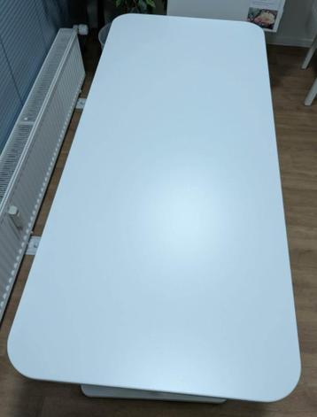 IKEA bureau BEKANT | wit | 140x80 cm | in hoogte verstelbaar - afbeelding 3 IKEA bureau BEKANT | wit | 140x80 cm | in hoogte verstelbaar - afbeelding 3