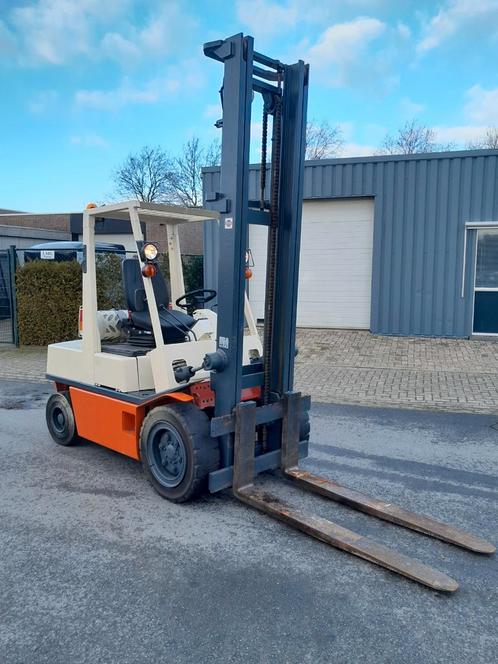 Heftruck Nissan 3Ton LPG weinig uren  actieprijs, Zakelijke goederen, Machines en Bouw | Heftrucks en Intern transport, Heftruck