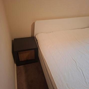 Bedframe 140x200 met nachtkastjes - afbeelding 2 Bedframe 140x200 met nachtkastjes - afbeelding 2