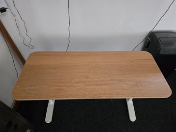 Nieuwstaat Bureau Bekant + kabelnet - afbeelding 1 Nieuwstaat Bureau Bekant + kabelnet - afbeelding 1