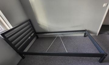 IKEA Tarva bedframe, nachtkastje & ladekast - afbeelding 3 IKEA Tarva bedframe, nachtkastje & ladekast - afbeelding 3