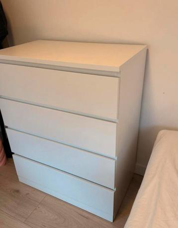 Witte IKEA Malm ladekast met 4 lades - afbeelding 1 Witte IKEA Malm ladekast met 4 lades - afbeelding 1