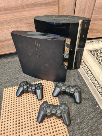 2x playstation 3 met 4 controllers