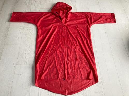 Lowland Walking Poncho met mouwen, mt L, Sport en Fitness, Bergsport en Wandelen, Gebruikt, Kleding, Ophalen of Verzenden