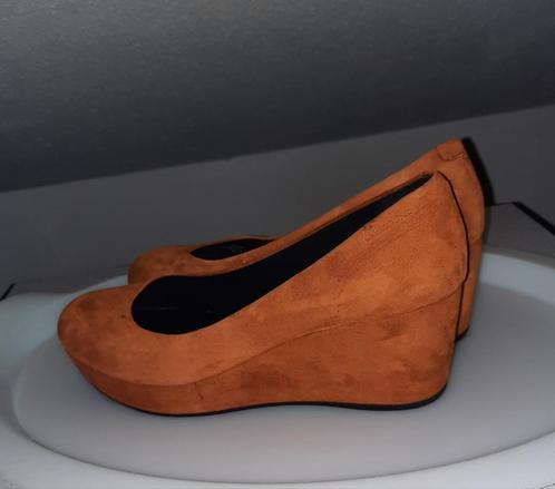 Dames suède sleehak schoenen van Vagabond maat 40 z.g.a.n, Kleding | Dames, Schoenen, Zo goed als nieuw, Ophalen of Verzenden