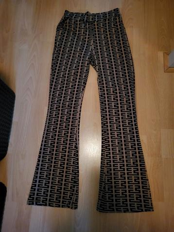 Nieuwe flair broek maat S/M