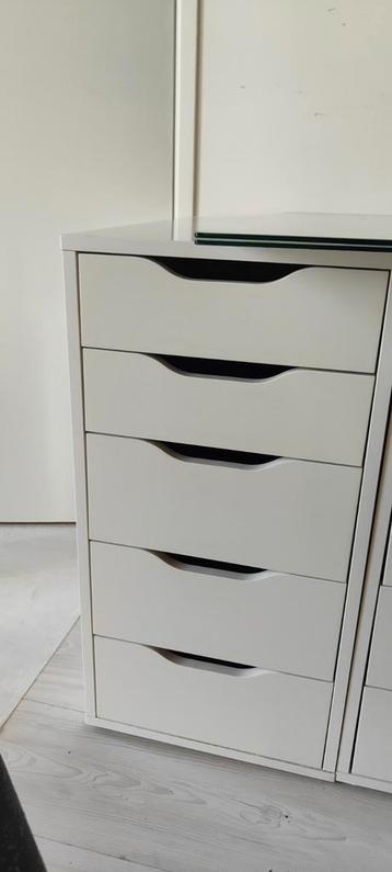 Ikea Bureau met Stoel - afbeelding 5 Ikea Bureau met Stoel - afbeelding 5