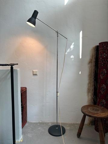 Dutch design vloerlamp, vintage metalen hengellamp