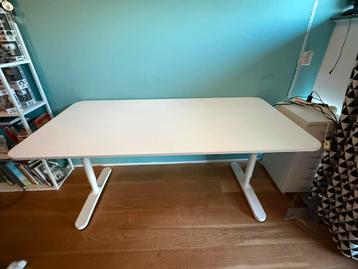 Ikea BEKANT bureau, wit, 160x80 cm en in hoogte verstelbaar - afbeelding 4 Ikea BEKANT bureau, wit, 160x80 cm en in hoogte verstelbaar - afbeelding 4
