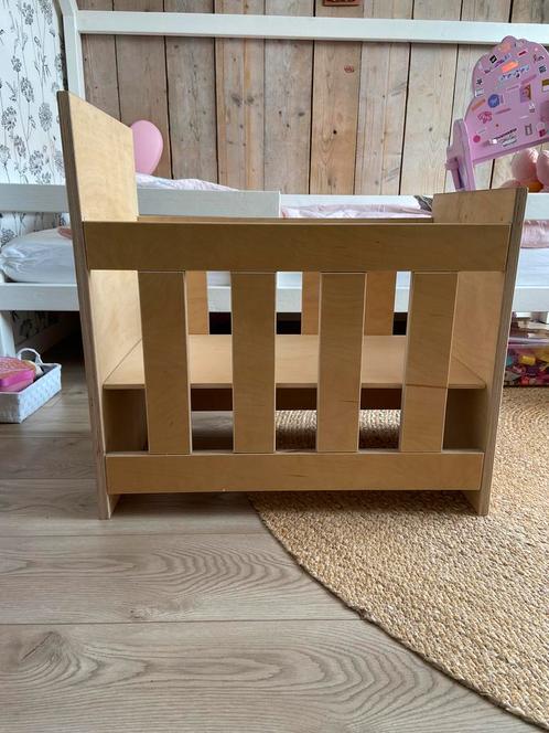 Poppenbed Hout, Kinderen en Baby's, Speelgoed | Houten speelgoed, Zo goed als nieuw, Meubelstuk of Keukentje, Ophalen