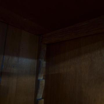 Prachtige notenhouten Hoge Bibliotheek/Winkelkast/Buffetkast - afbeelding 5 Prachtige notenhouten Hoge Bibliotheek/Winkelkast/Buffetkast - afbeelding 5