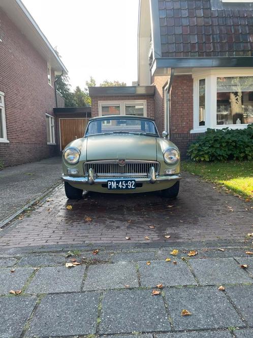 MG B 1966 olijfgroen, Auto's, MG, Particulier, Overige modellen, Benzine, Cabriolet, Geïmporteerd, Groen, Ophalen