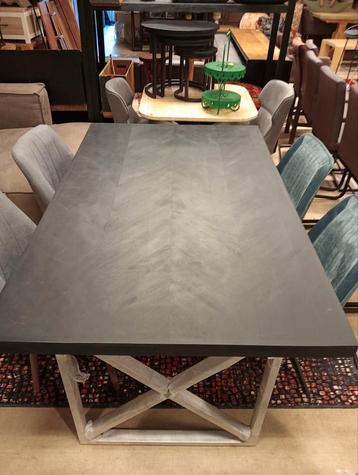 Nieuwe Riviera Maison visgraat tafel 160x100cm €400