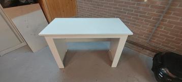 Stevige bureau van echt hout 