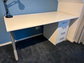 Ikea Bekant Bureau 160x80cm - - afbeelding 1 Ikea Bekant Bureau 160x80cm - - afbeelding 1