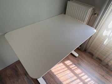 IKEA Bekant bureau 120x80 in hoogte verstelbaar - afbeelding 4 IKEA Bekant bureau 120x80 in hoogte verstelbaar - afbeelding 4