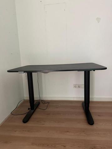 IKEA BEKANT Zwart Sta/Zit Bureau - 120x80cm - afbeelding 1 IKEA BEKANT Zwart Sta/Zit Bureau - 120x80cm - afbeelding 1
