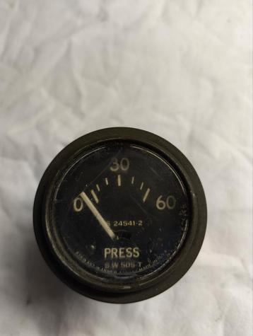 Nekaf M38A1 Oliedruk meter.S.W. 505 T Elec.aansluiting.