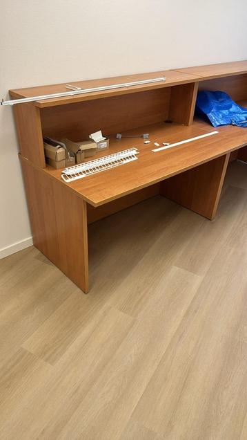 Mooi bureau / balie - gratis af te halen in Leeuwarden