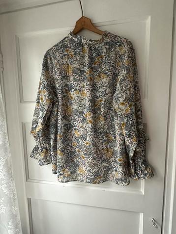 chique engels gebloemde roezel tuniek blouse Zara L 42 44