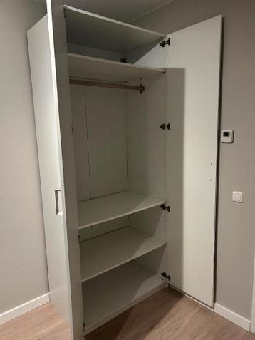 Twee nette Ikea pax kasten wit (100 x 60 x 235 cm) - afbeelding 2 Twee nette Ikea pax kasten wit (100 x 60 x 235 cm) - afbeelding 2