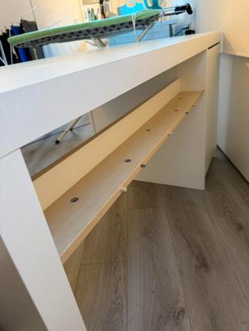IKEA MALM Bureau - wit (140x65 cm) - €35 - afbeelding 8 IKEA MALM Bureau - wit (140x65 cm) - €35 - afbeelding 8