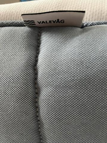 Ikea Gladstad bed 140x200 + Valevag matras (nieuwprijs €488) - afbeelding 5 Ikea Gladstad bed 140x200 + Valevag matras (nieuwprijs €488) - afbeelding 5