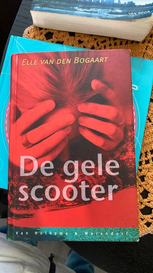 Elle van den Bogaart - De gele scooter, Boeken, Kinderboeken | Jeugd | 13 jaar en ouder, Gelezen, Ophalen of Verzenden