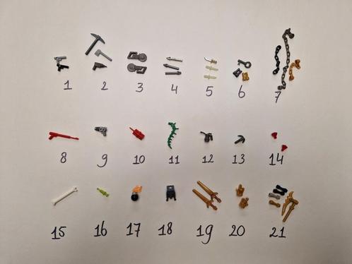 Lego veel losse onderdelen oa wapens gereedschap en vuur, Kinderen en Baby's, Speelgoed | Duplo en Lego, Zo goed als nieuw, Lego