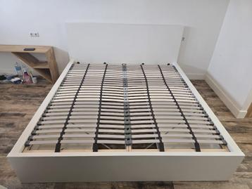 IKEA King Bed Set (180x200 cm) + Mattress + Storage Drawers - afbeelding 7 IKEA King Bed Set (180x200 cm) + Mattress + Storage Drawers - afbeelding 7