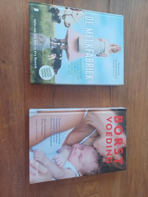 Sofie van den Enk - De melkfabriek, Boeken, Kinderboeken | Baby's en Peuters, Zo goed als nieuw, Ophalen of Verzenden