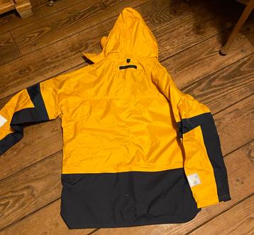 Hele mooie wind en waterdichte jas !!als nieuw